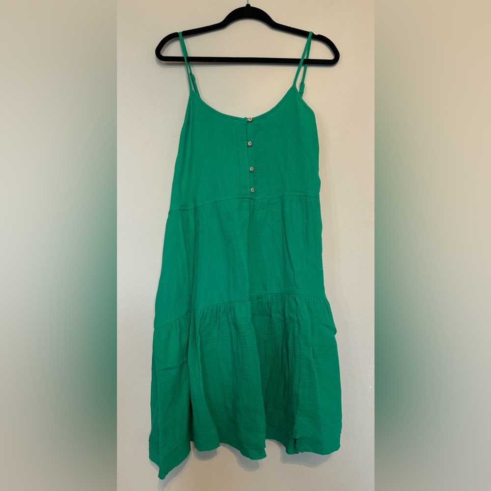 Fun midi sun dress brand new never worn with pockets